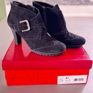 Aerosoles Mentor Suede Heeled Booties Size 8.5